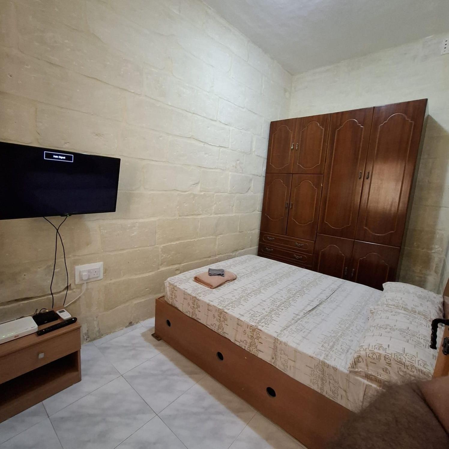 Three Apartment Vittoriosa Exterior foto